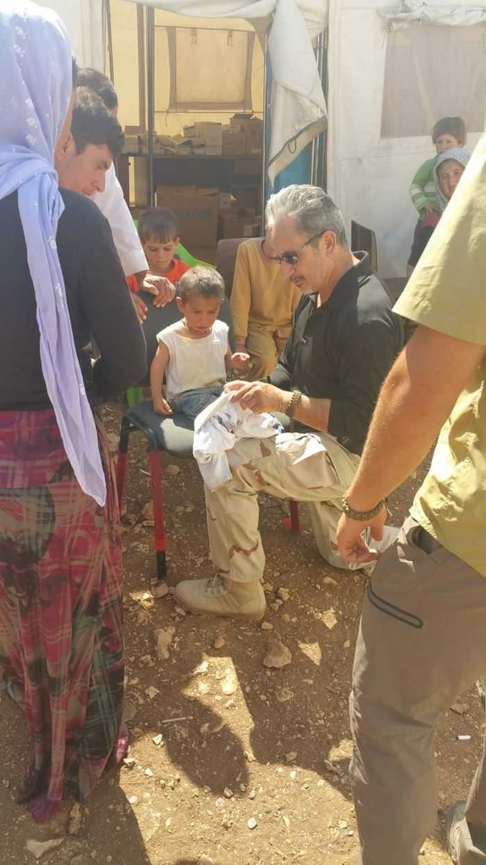 Family Of Ex Marines In Iraq Providing Aid And Fighting Isis Pictures 004