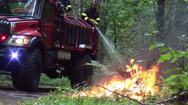 Meet The Bulldog 4x4 Fire Truck pics 004
