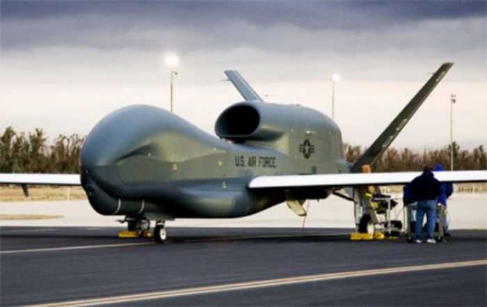 Meet The Air Force RQ-4B Global Hawk - America's Biggest UAV pictures 002