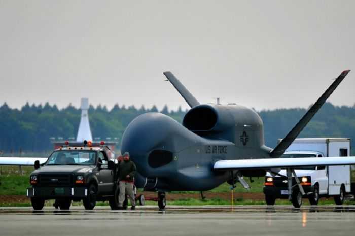 Air Force RQ-4B Global Hawk - America's Biggest UAV