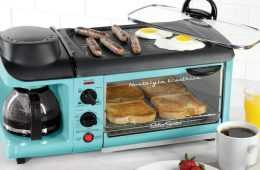 Thisretrobreakfaststationcooksbaconeggstoastandcoffeeallatoncefeatured