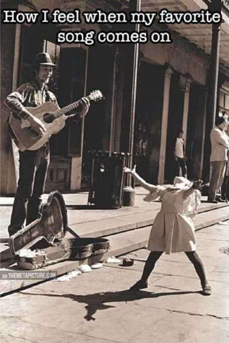 how-i-feel-when-my-favorite-song-comes-on