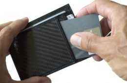 Wavy Modern Carbon Fiber Wallet Review Featured