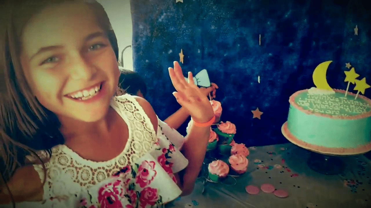 This 10-Year-Old’s Parents Gave Her A Book – And Seven Pages In She Couldn’t Hold Back The Tears | 19 Ariana This 10-Year-Old’s Parents Gave Her A Book – And Seven Pages In She Couldn’t Hold Back The Tears