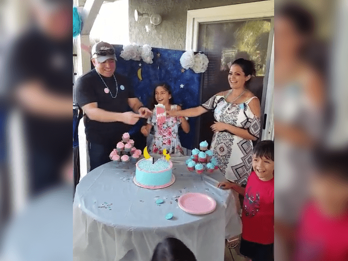 This 10-Year-Old’s Parents Gave Her A Book – And Seven Pages In She Couldn’t Hold Back The Tears | 20 Arianas family This 10-Year-Old’s Parents Gave Her A Book – And Seven Pages In She Couldn’t Hold Back The Tears