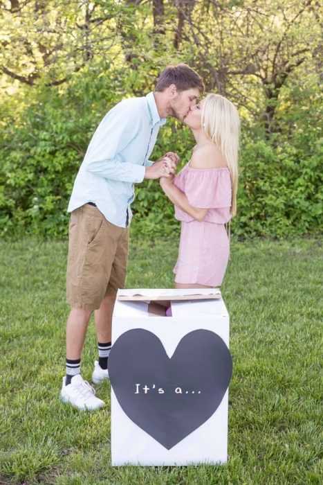 They Thought it Was a Traditional Gender Reveal, Then The Couple Revealed This. | facebook kiss before reveal They Thought it Was a Traditional Gender Reveal, Then The Couple Revealed This.