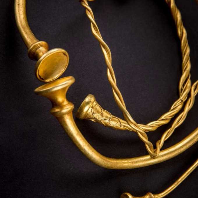Farmer's Life Changes Overnight After Treasure Hunters Discover Oldest Gold Jewelry Ever Found Dating Back To Iron Age | torc itv Farmer's Life Changes Overnight After Treasure Hunters Discover Oldest Gold Jewelry Ever Found Dating Back To Iron Age