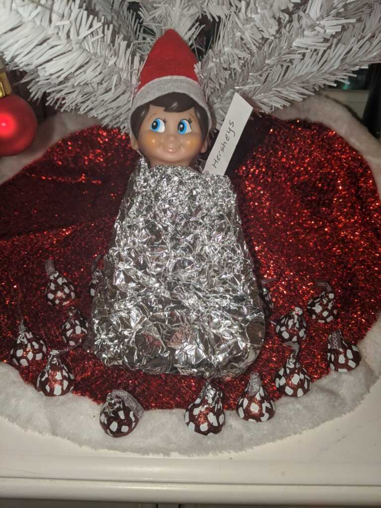2020-Elf-On-The-Shelf-Hershey 2020 Elf On The Shelf - All Wrapped Up