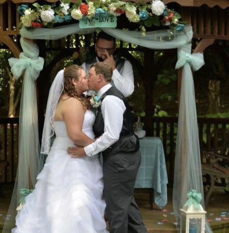 31 Epic Wedding Day Fails That Are Almost Sad To See 