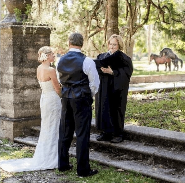 31 Epic Wedding Day Fails That Are Almost Sad To See