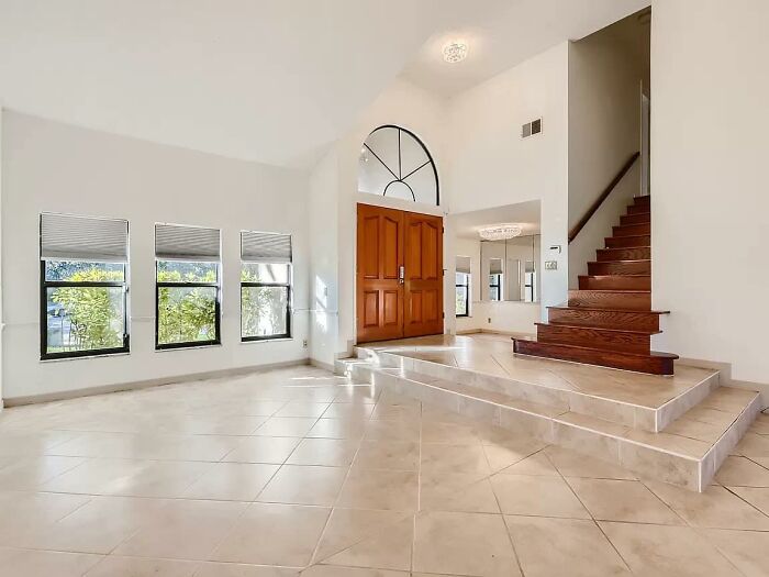 30 Funny Home Designs That Make Absolutely No Sense