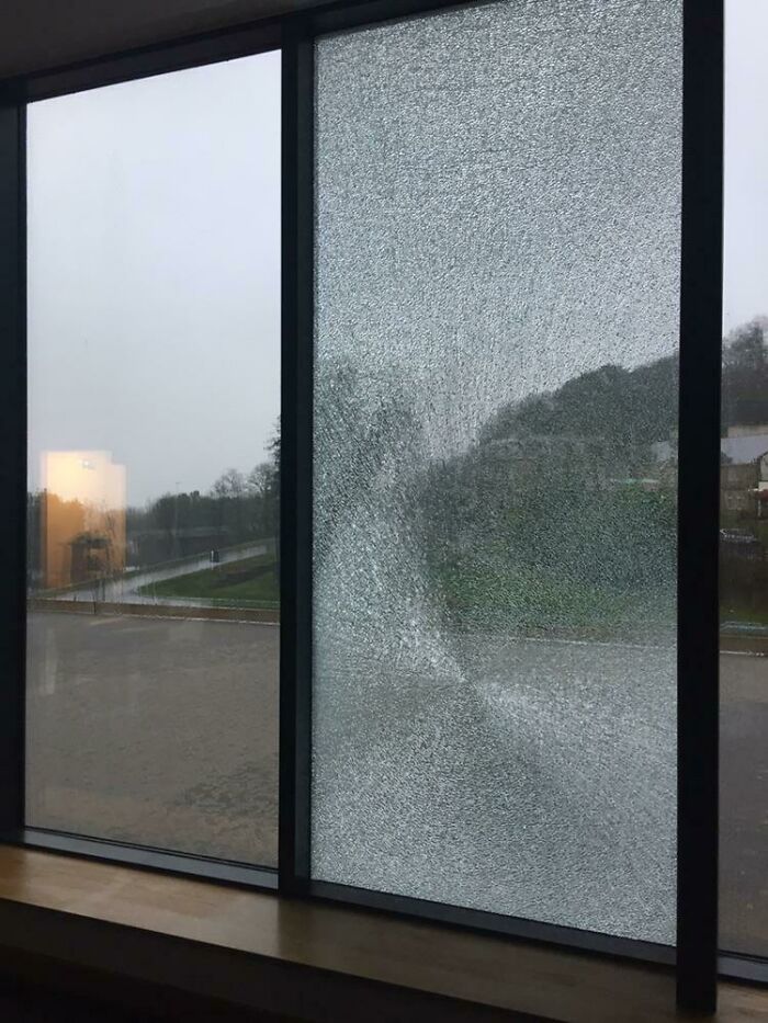 30 Heartbreaking Pictures Of People Having A Really Bad Day At Work 