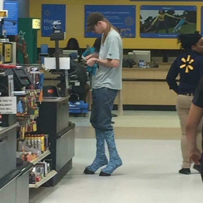 30 Insane Walmart Images Caught On Camera