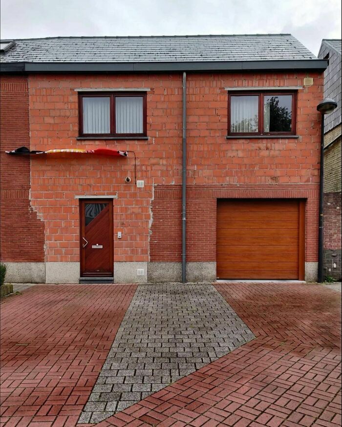 30 Ugly Houses That Are So Bad, It’s Hilarious