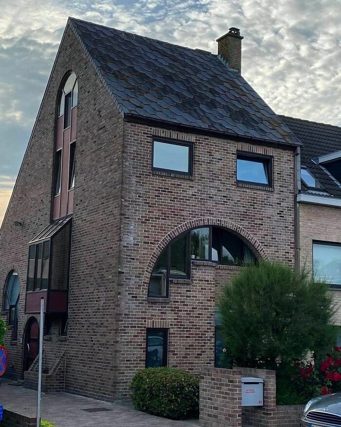 30 Ugly Houses That Are So Bad, It’s Hilarious