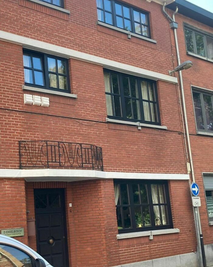 30 Ugly Houses That Are So Bad, It’s Hilarious 