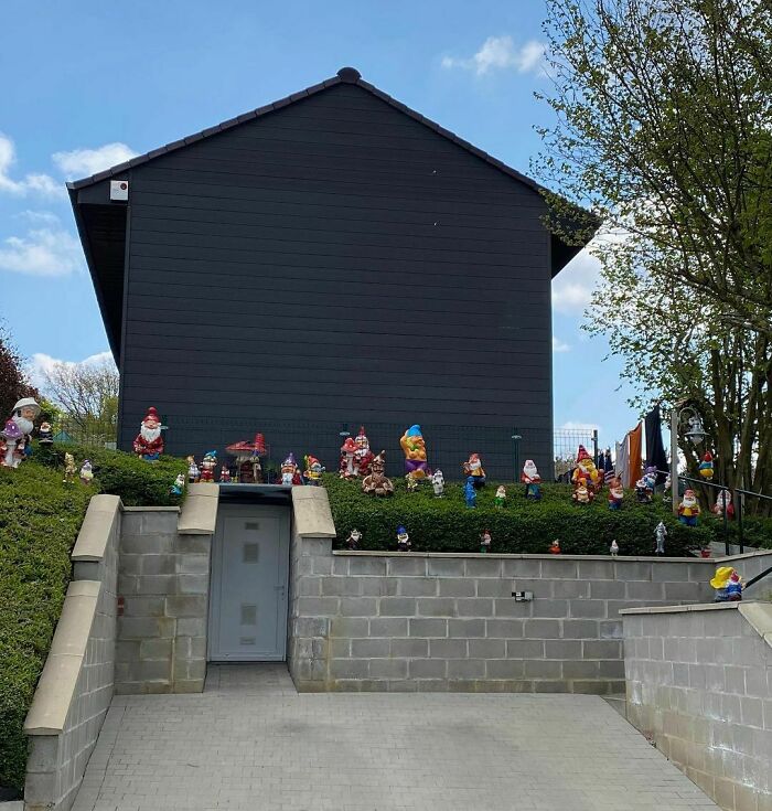 30 Ugly Houses That Are So Bad, It’s Hilarious