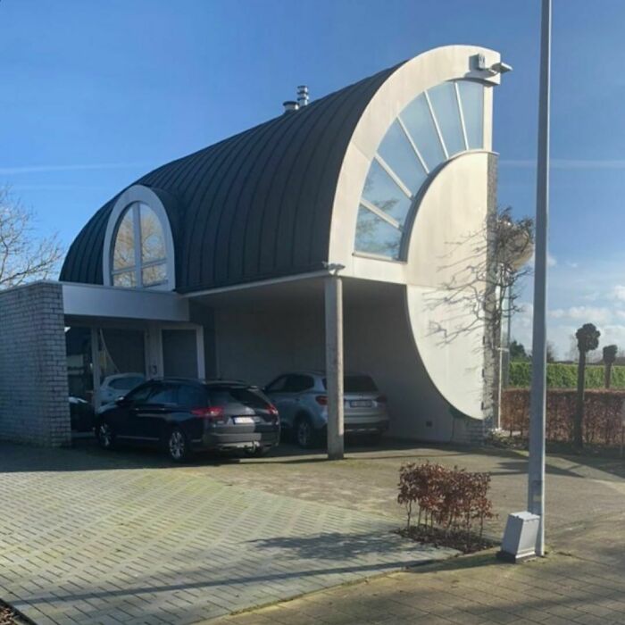 30 Ugly Houses That Are So Bad, It’s Hilarious