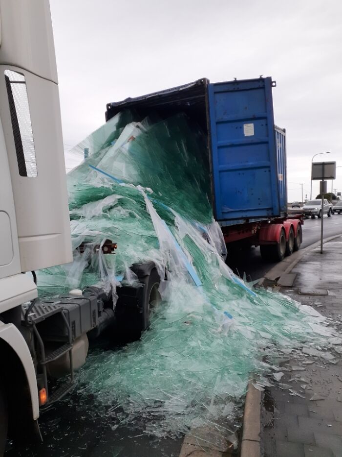 30 Epic Fails And Accidents That Costed Fortunes