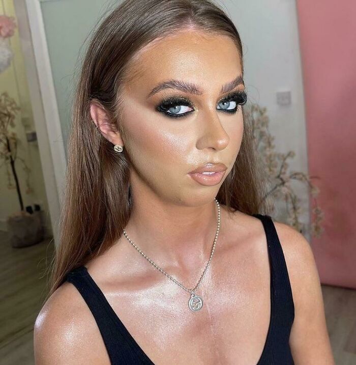 50 Hideous Times Makeup Artists Messed Up 