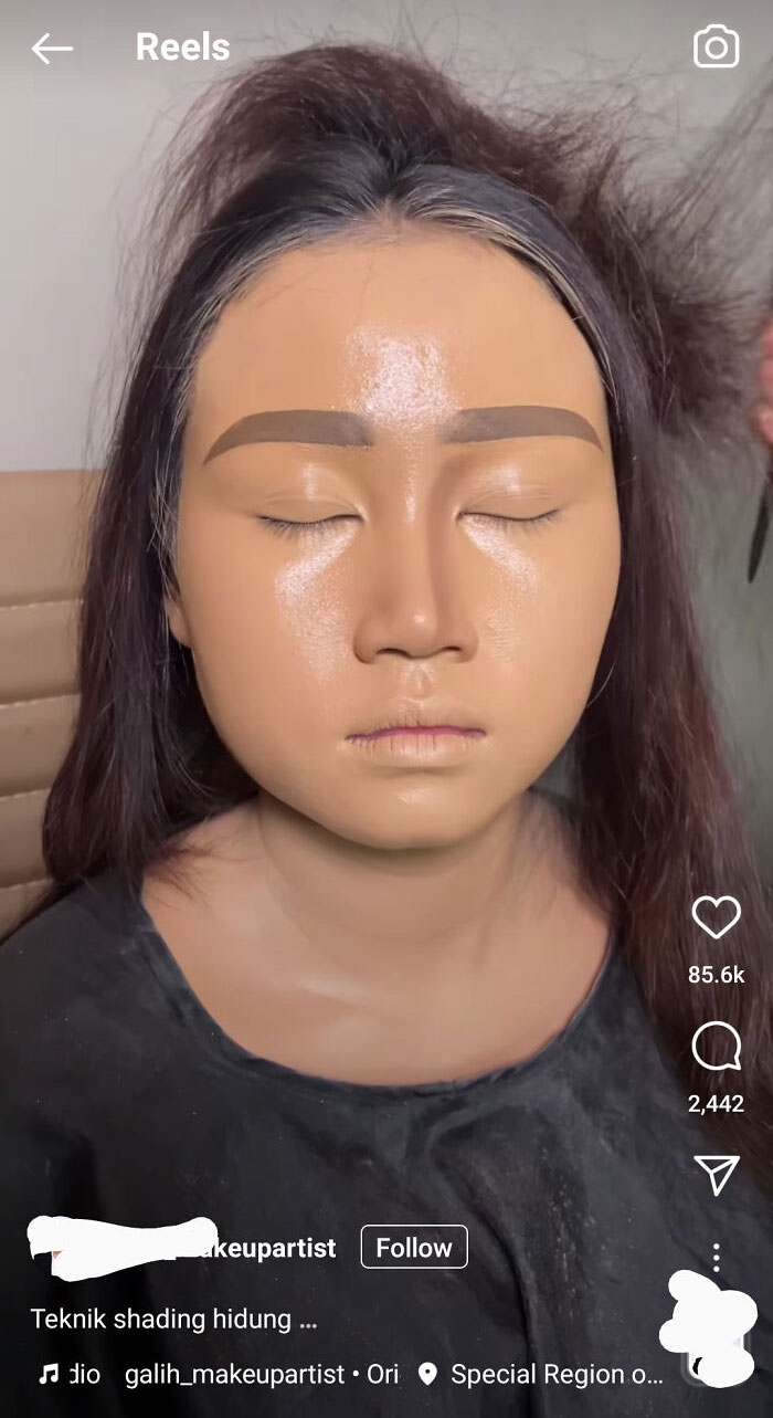 50 Hideous Times Makeup Artists Messed Up 
