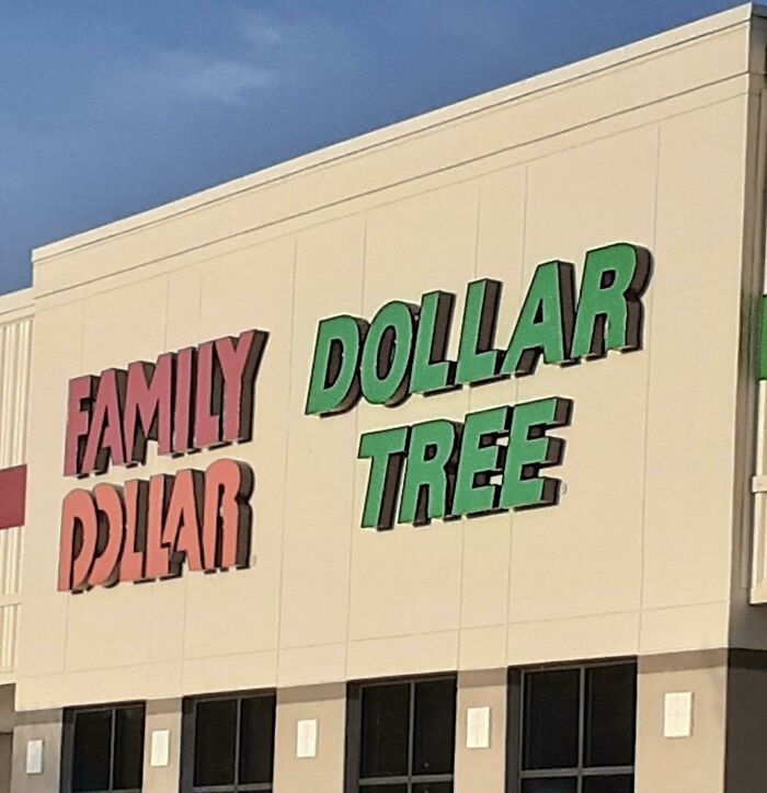 30 Cringeworthy Design Mistakes That Turned These Signs Into A Meme 