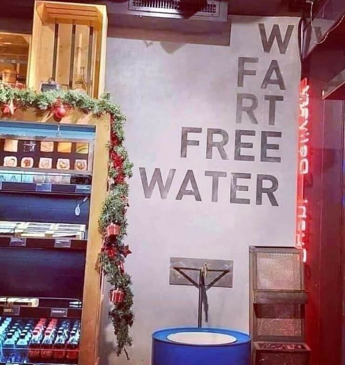 30 Cringeworthy Design Mistakes That Turned These Signs Into A Meme 