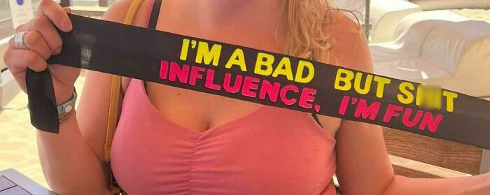 30 Cringeworthy Design Mistakes That Turned These Signs Into A Meme 