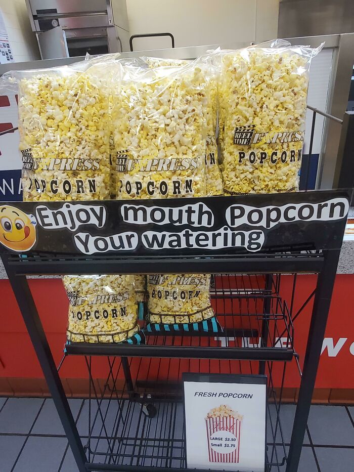 30 Cringeworthy Design Mistakes That Turned These Signs Into A Meme 