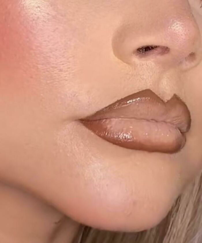 50 Hideous Times Makeup Artists Messed Up 