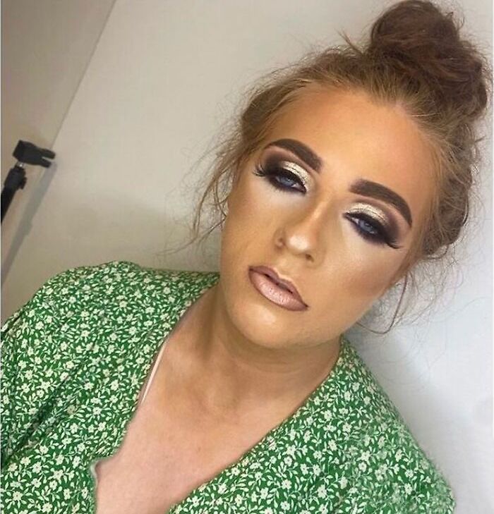 50 Hideous Times Makeup Artists Messed Up 