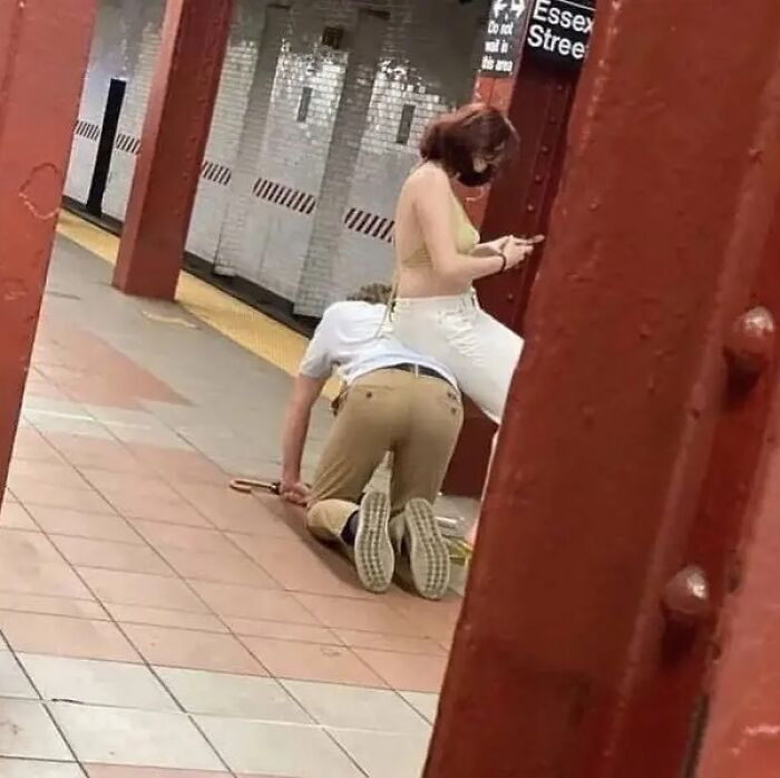 30 Of The Weirdest Images Found On Instagram 