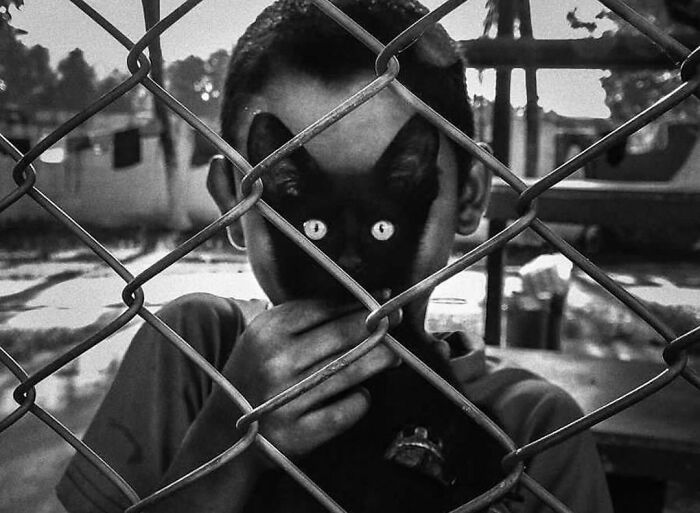 This Instagram Account Features Amusing Street Photographs And Has More Than 570 Thousand Followers 64 New Pics 6380B95Deb34C 700