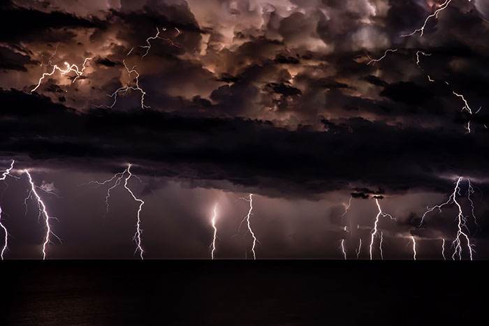 30 Of The Most Incredible, Stunning, And Weird Natural Phenomena