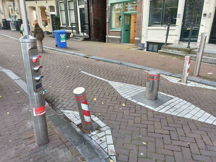 30 Brilliant Traffic Gadgets From Cities Around The World 