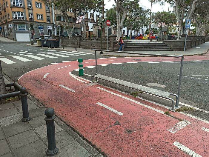30 Brilliant Traffic Gadgets From Cities Around The World 