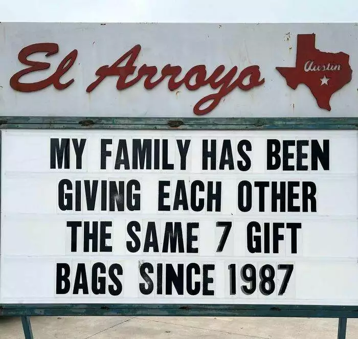 30 Hilarious Signs Posted By A Restaurant