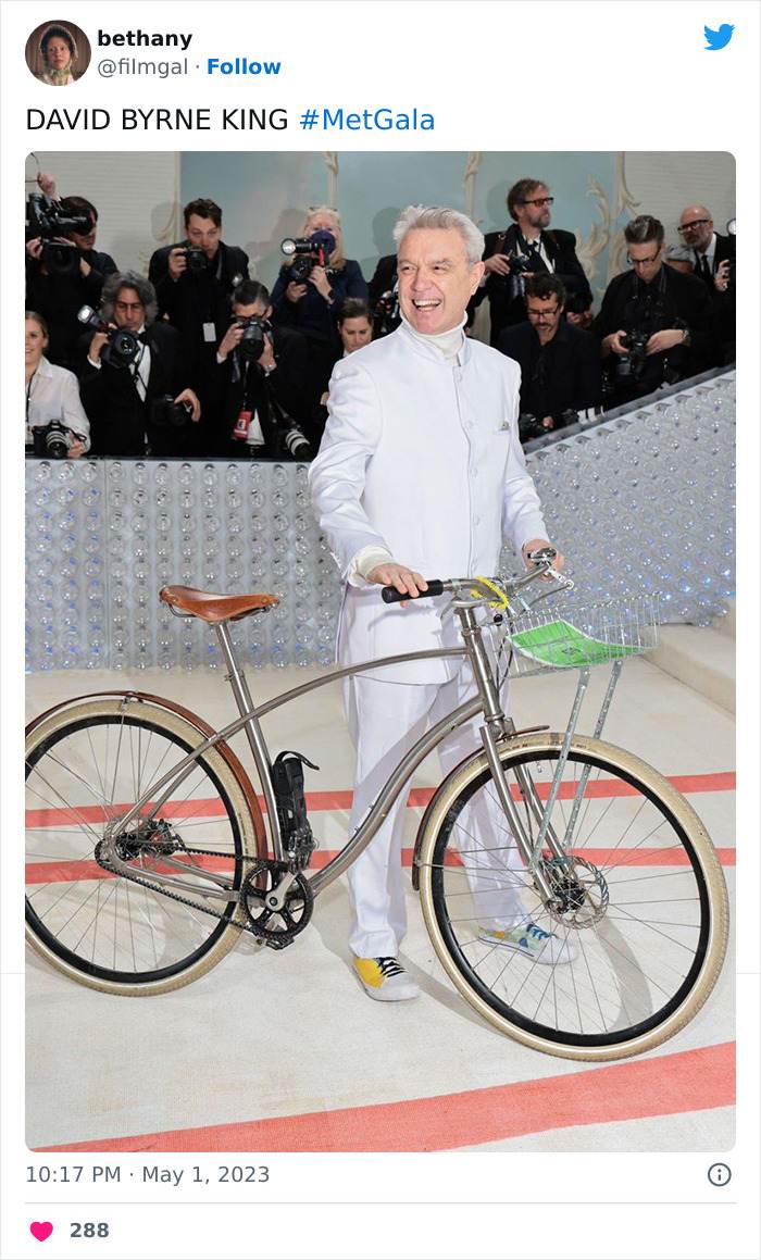 30 Of The Most Beautiful And Bizarre Outfits From The Met Gala