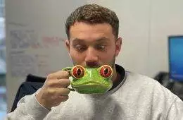 This Guy Finds And Collects The Coolest Mugs You'Ll Ever See