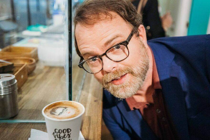 This Barista Is Painting Portraits Of Celebrities In Cafe And Surprises Them 64A6A22F7230F 880