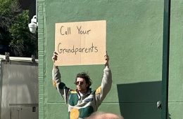 30 Mustsee Hilarious 'Dude With Sign' Images For A Good Laugh