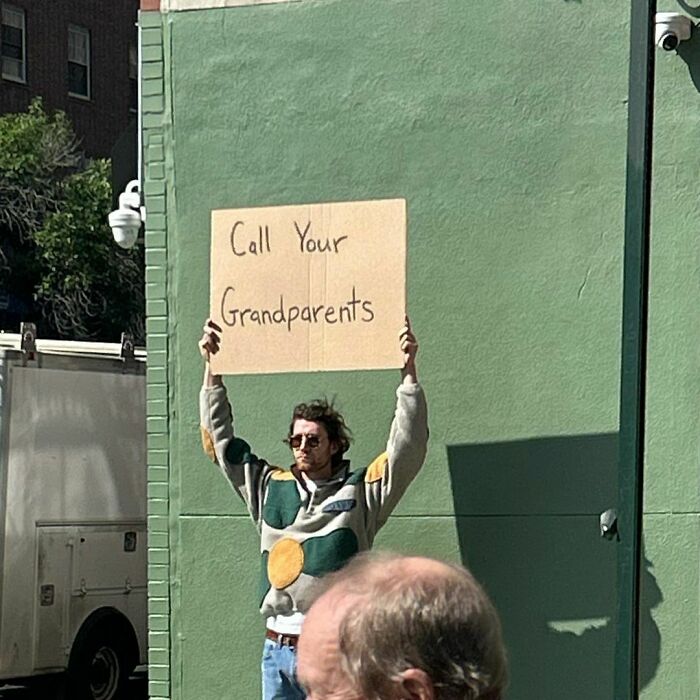 30 MustSee Hilarious 'Dude With Sign' Images For A Good Laugh