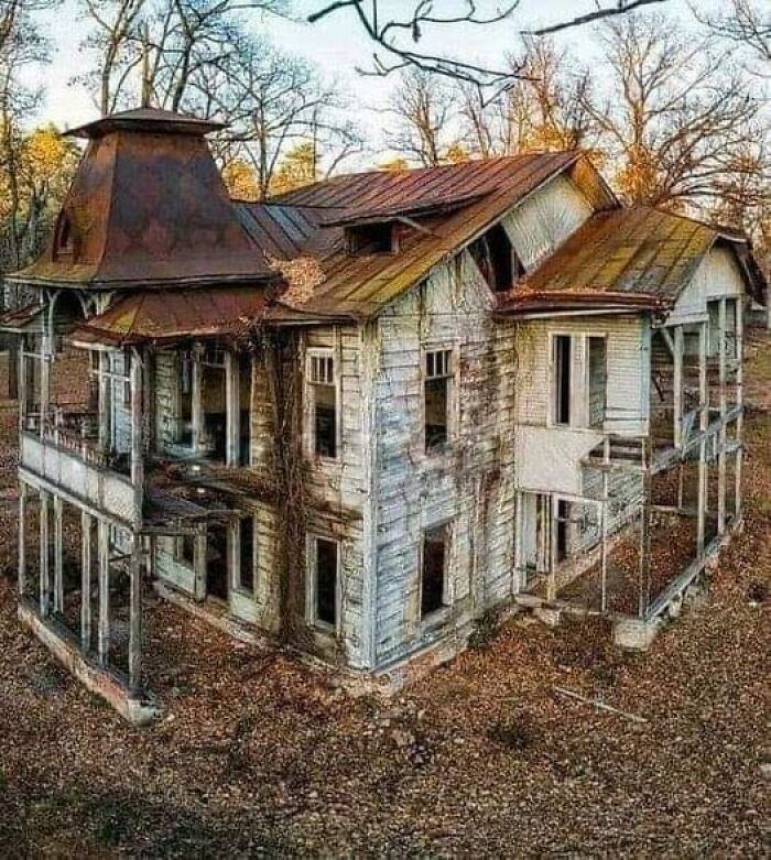 Interesting Old Abandoned Houses Pictures 6 64F81Dd11Aed9 700