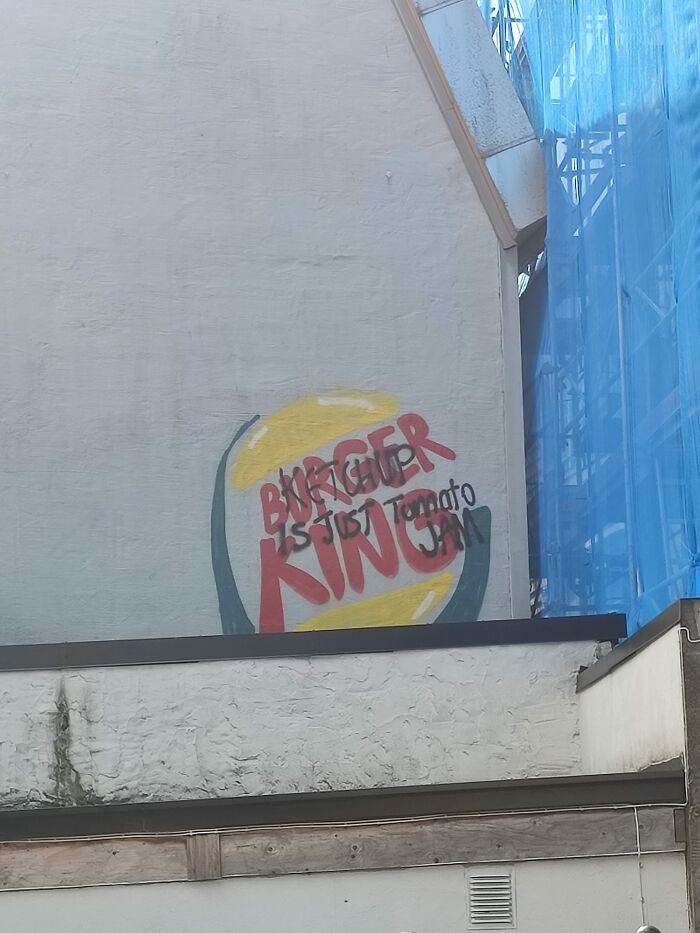 Funny Weird Graffiti 64Ccfb941Bf87 700