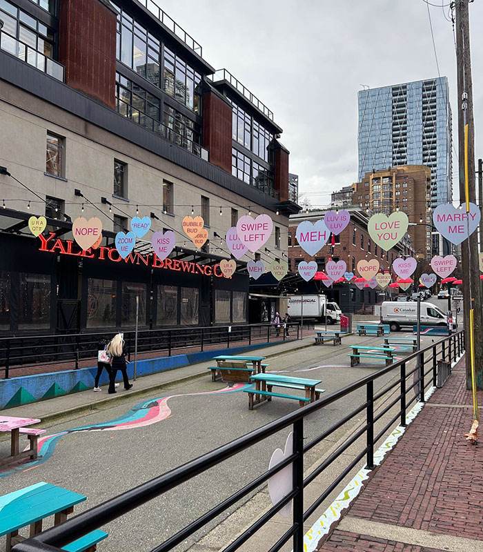 Creative Valentines Day Decorations 52 65C5E55D44E13 700
