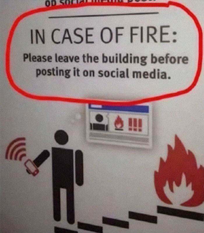 Really Funny Signs 29 65E9D76F4464A 700