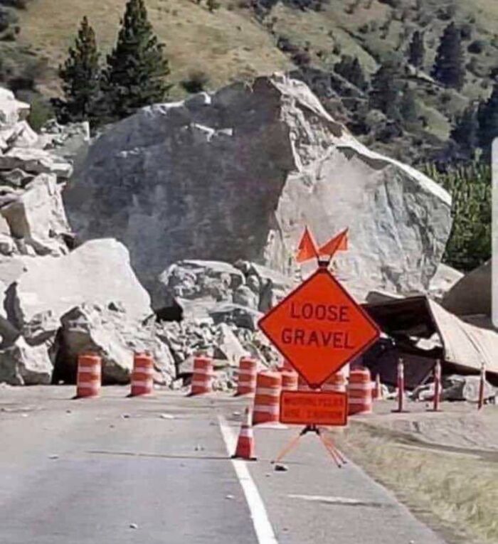 6659Bf50E0224 Weird Funny Signs 1