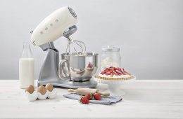 Smeg 50'S Retro Cream Stand Mixer: Vintage Charm Meets Modern Performance