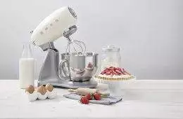 Smeg 50'S Retro Cream Stand Mixer: Vintage Charm Meets Modern Performance