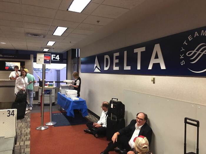 Funny Airport Photos 36 668696262B722 700